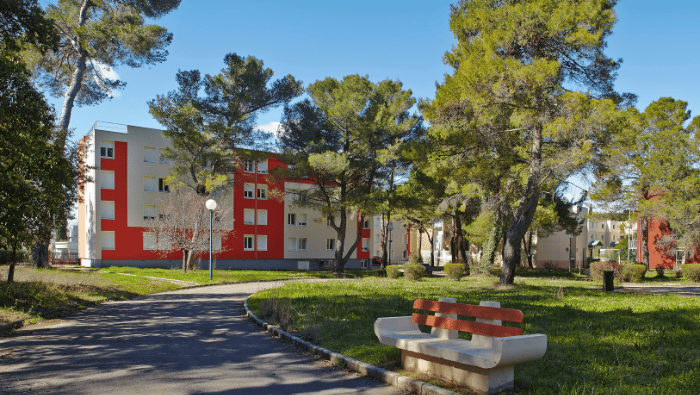 Vue d'ensemble de la Cité U' Vert Bois située à Montpellier.