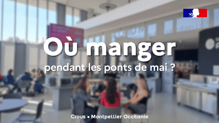 étudiants qui mangent dans la cafet atrium